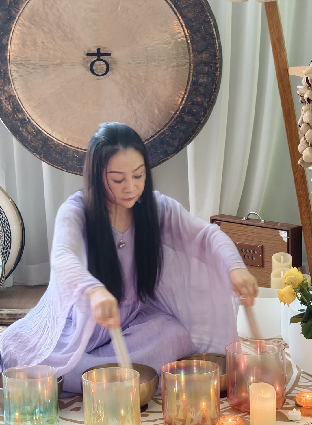 颂钵与铜锣的现场片刻